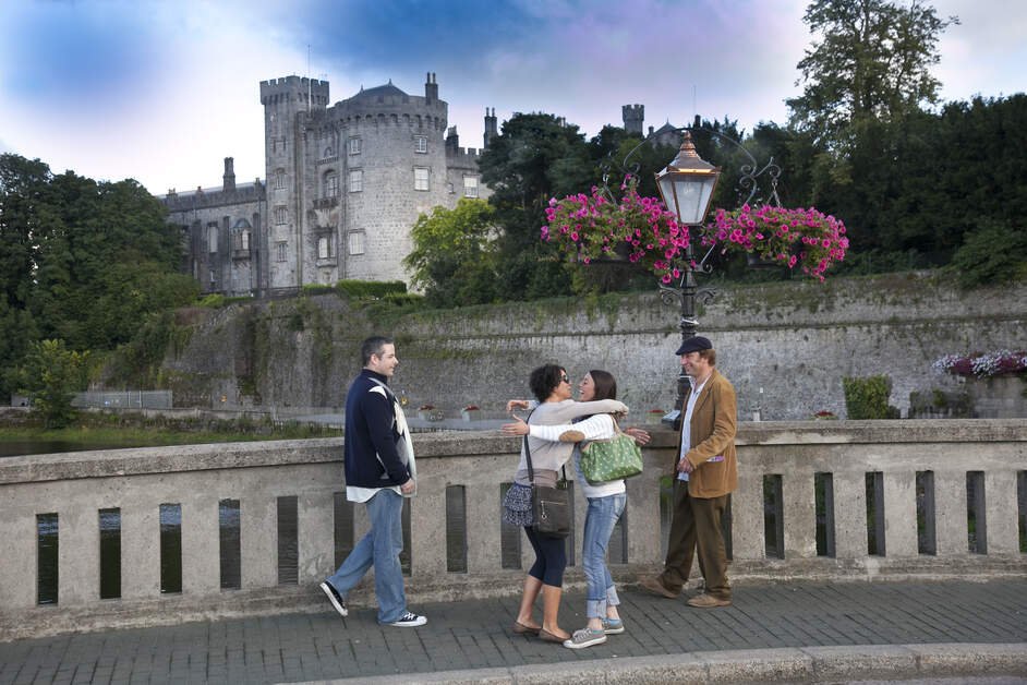 kilkenny-castle-from-bridge-over-river-nore-captured-by-James-Fennell